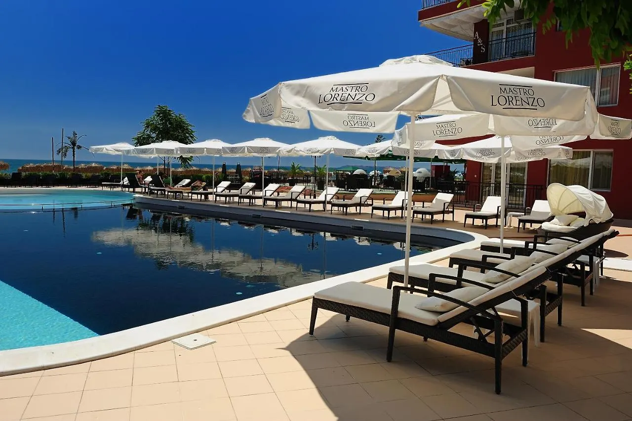Heaven Hotel Napospart 3*,